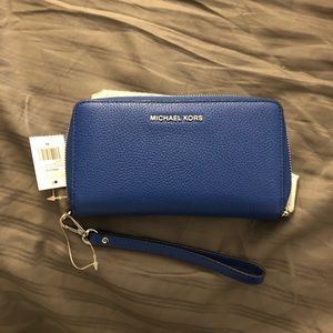 Michael Kors LG Flat MF Phn case- leather